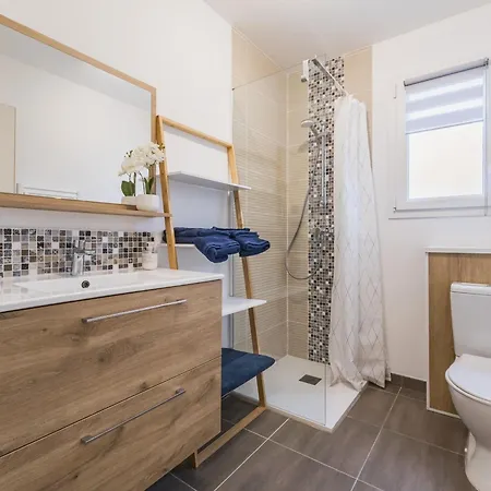 Bed and breakfast Cosy Avec Terrasse Privative Et Wifi A